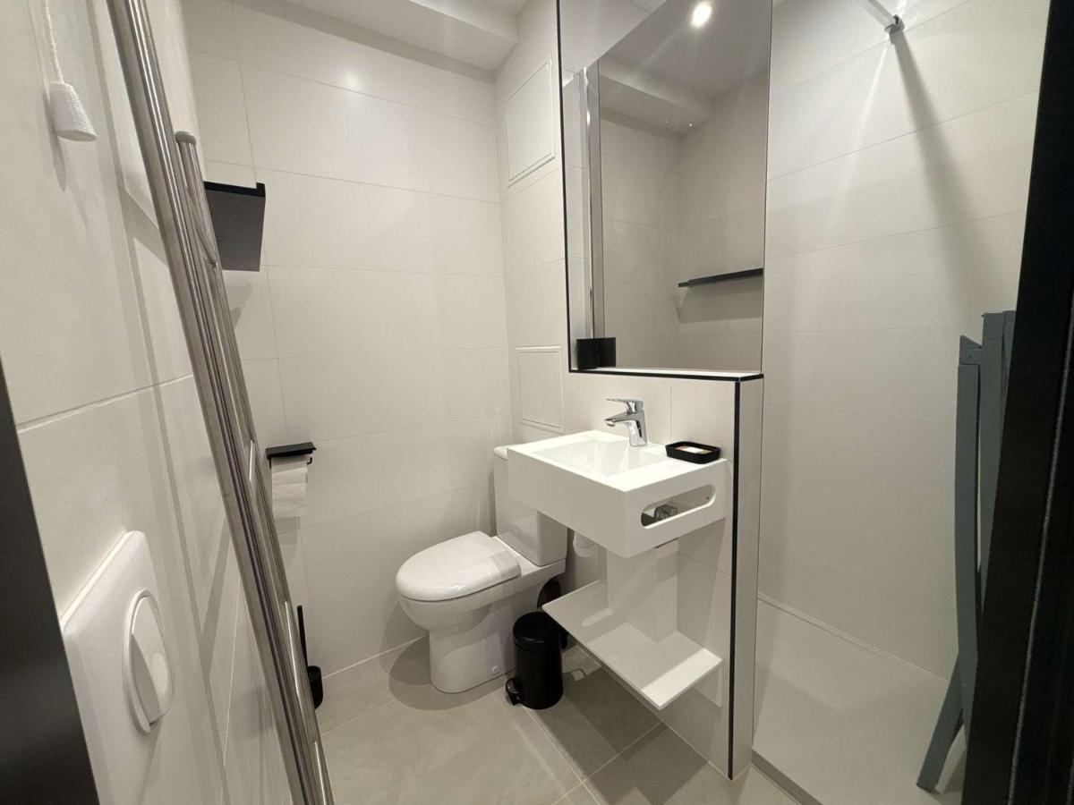 Studio En Bord De Mer A Royan, Parking, Tv, Tout Equipe - Fr-1-494-67 Zewnętrze zdjęcie